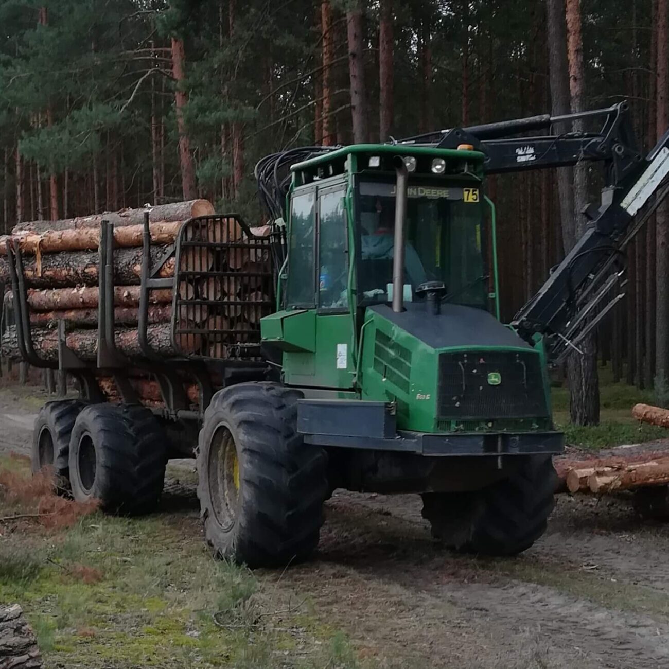 Forwarder 1110D, vyvážecí traktor 1110D, forvarderis 1110D, medvežė 1110D, форвардер 1110D, maszyny leśne, forest machines, lesnické stroje, miško technika, лісові машини, sprzedaż maszyn leśnych, sale of forestry machines, Verkauf von Forstmaschinen, prodej lesních strojů, miško technikos pardavimas, продаж лісогосподарської техніки, Timberjack, John Deere