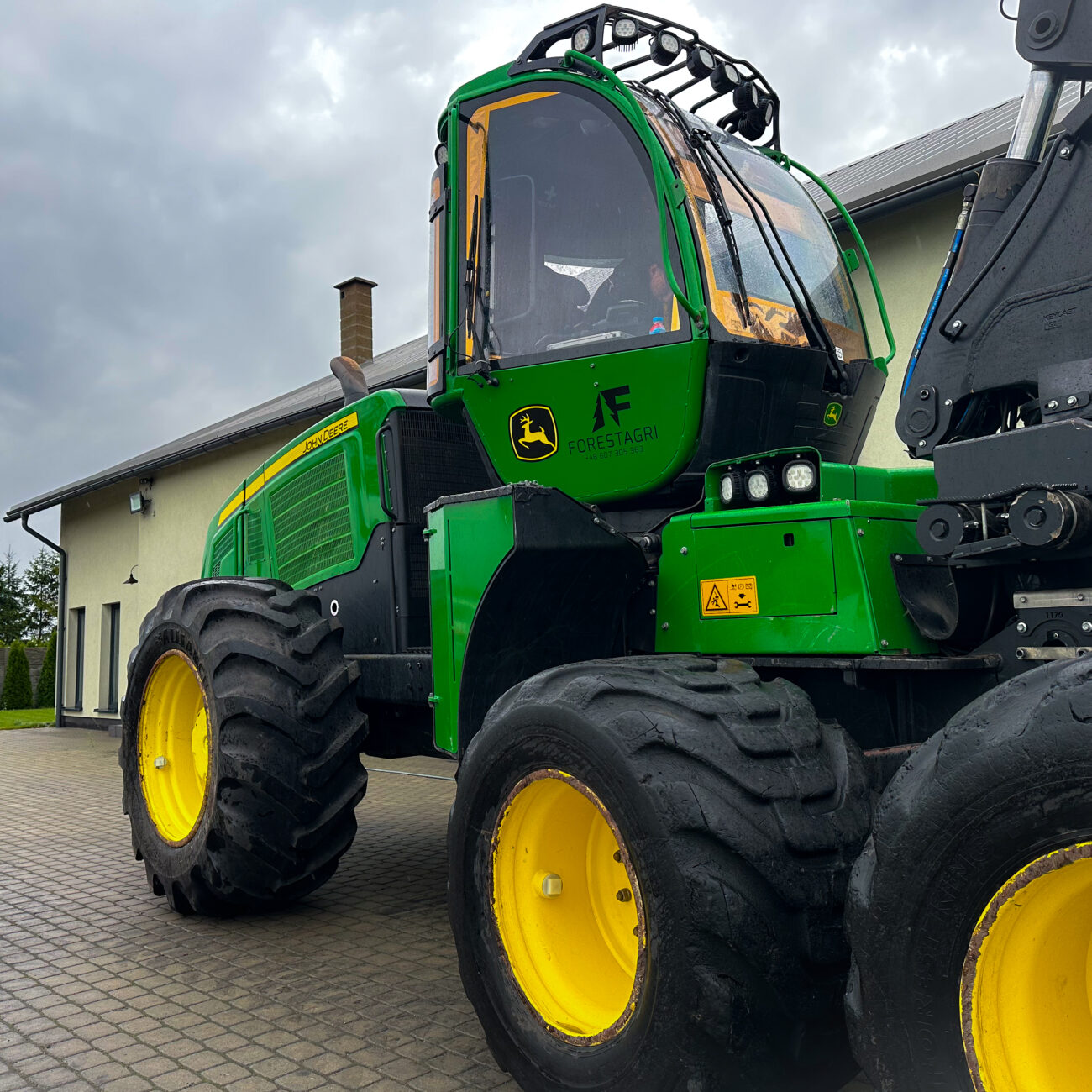 Maszyna leśna na sprzedaż - harvester 1170E IT4, Forestry machine for sale - harvester 1170E IT4, Forstmaschine zu verkaufen - Harvester 1170E IT4, Prodám lesní stroj - harvestor 1170E IT4, Parduodama miško technika - harvesteris 1170E IT4, лісові машини на продаж - харвестер 1170E IT4